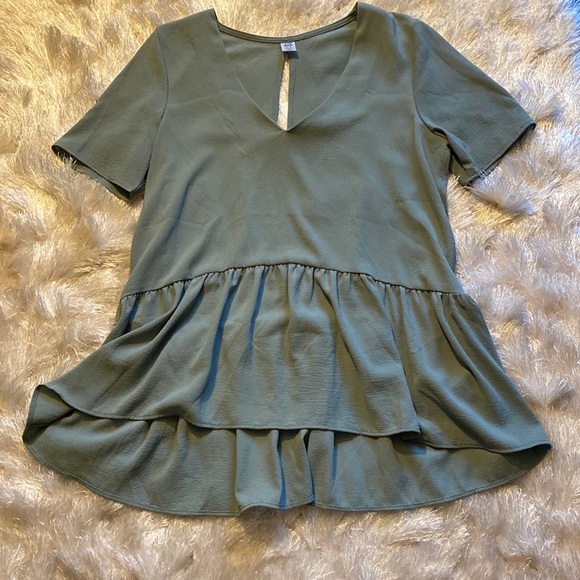 Cents of Style Green Peplum Blouse size Medium - Picture 6 of 6